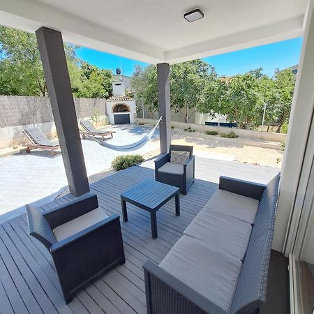 Holiday House Meri Pakostane Exterior photo