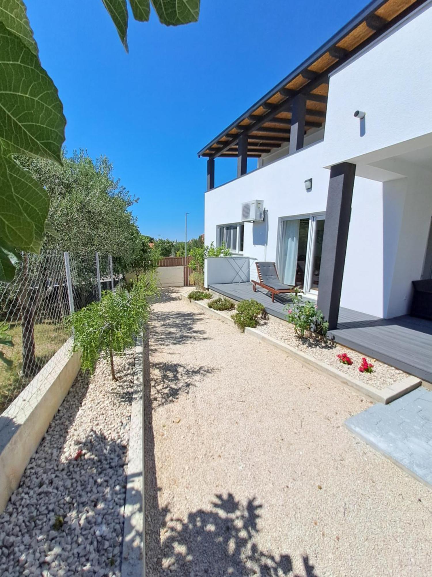 Holiday House Meri Pakostane Exterior photo