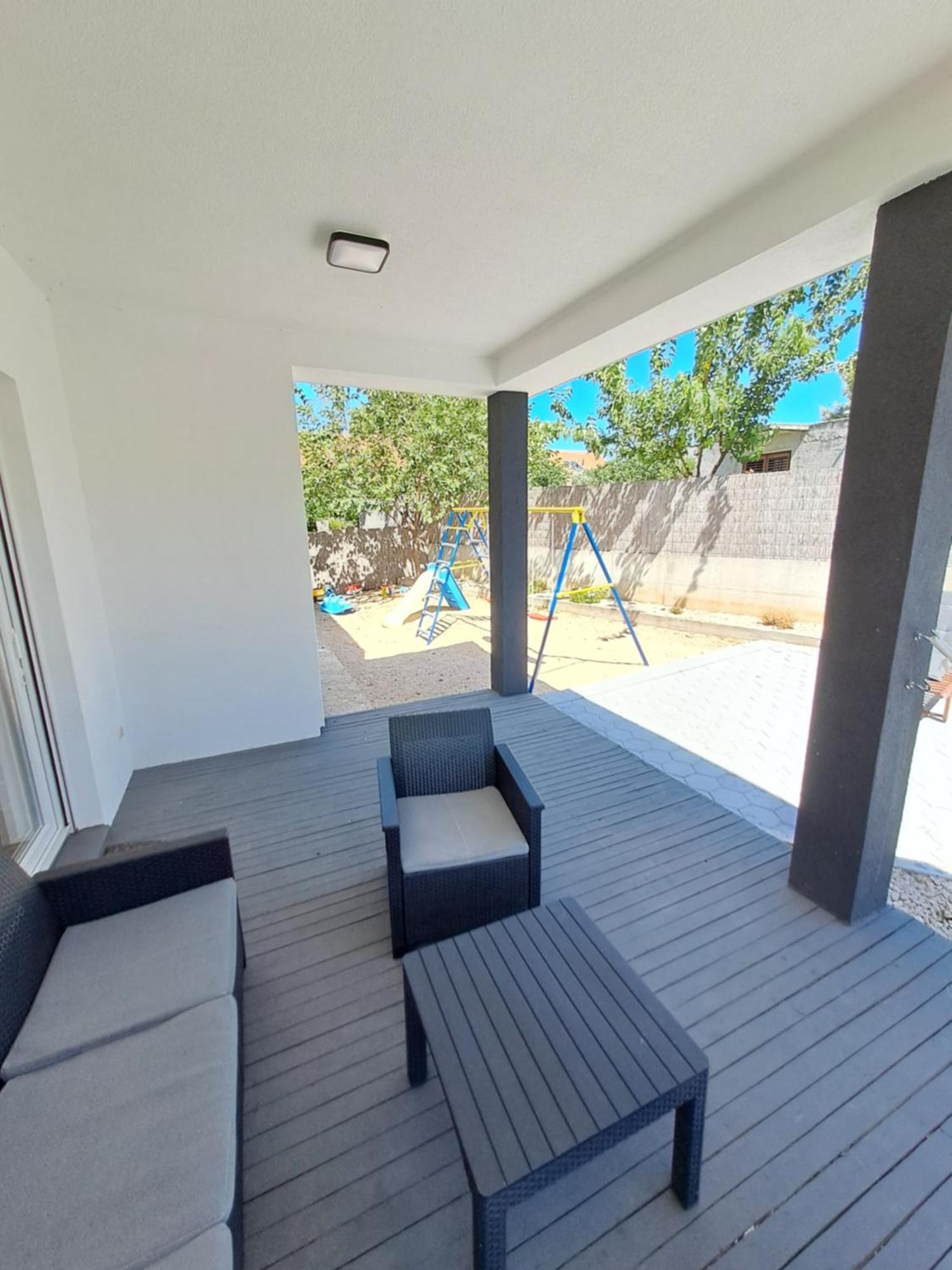 Holiday House Meri Pakostane Exterior photo