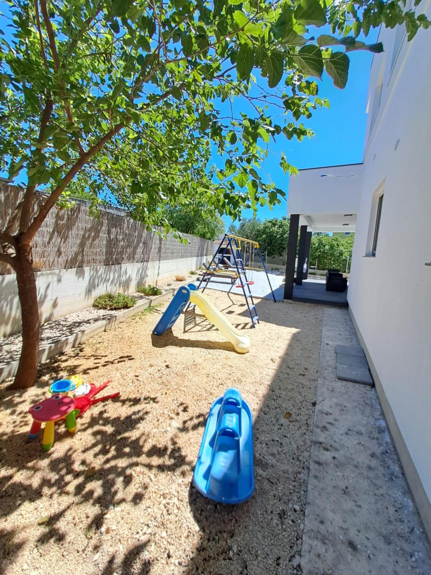 Holiday House Meri Pakostane Exterior photo